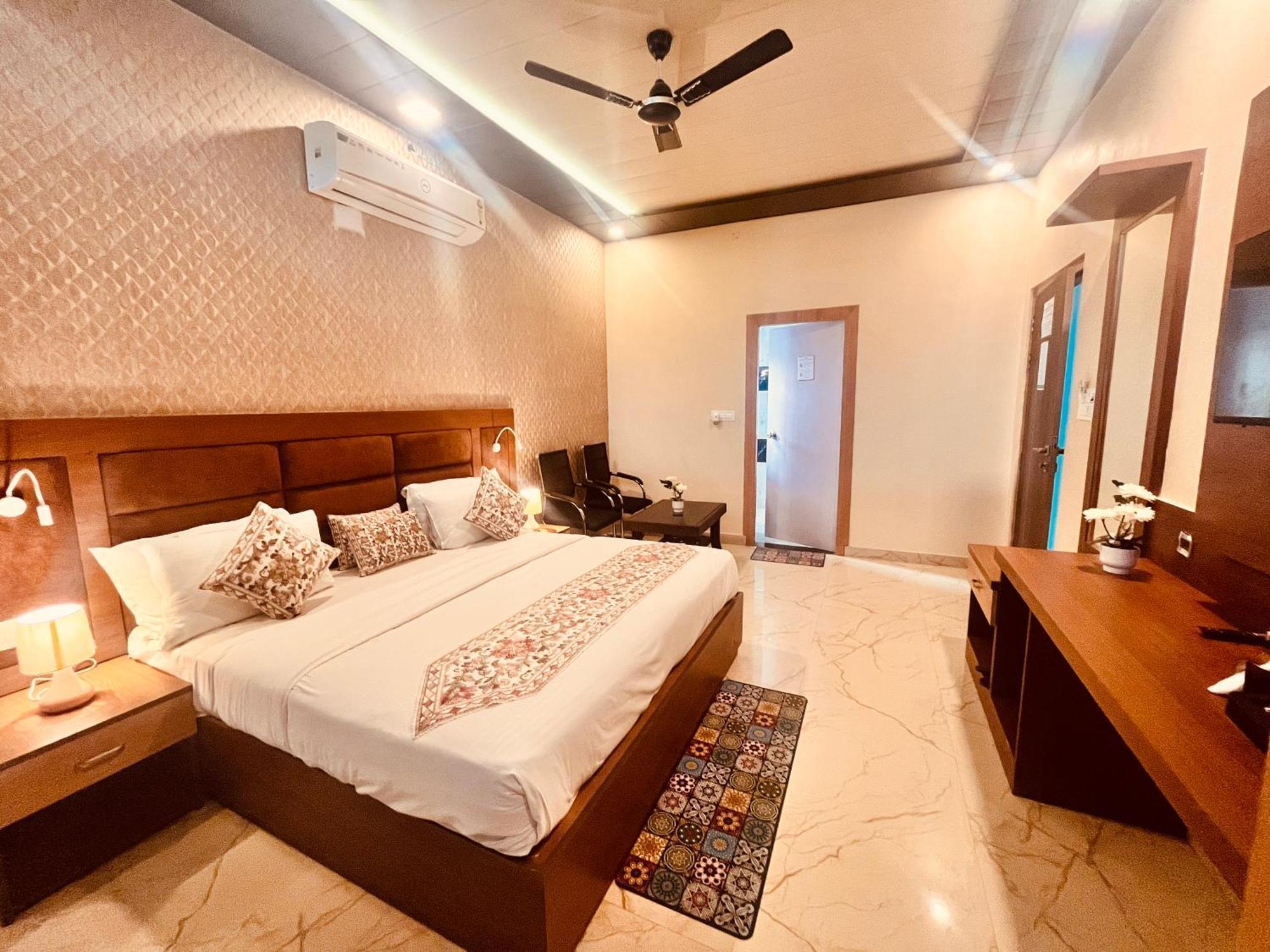 Heaven Resort Ayodhya Ngoại thất bức ảnh