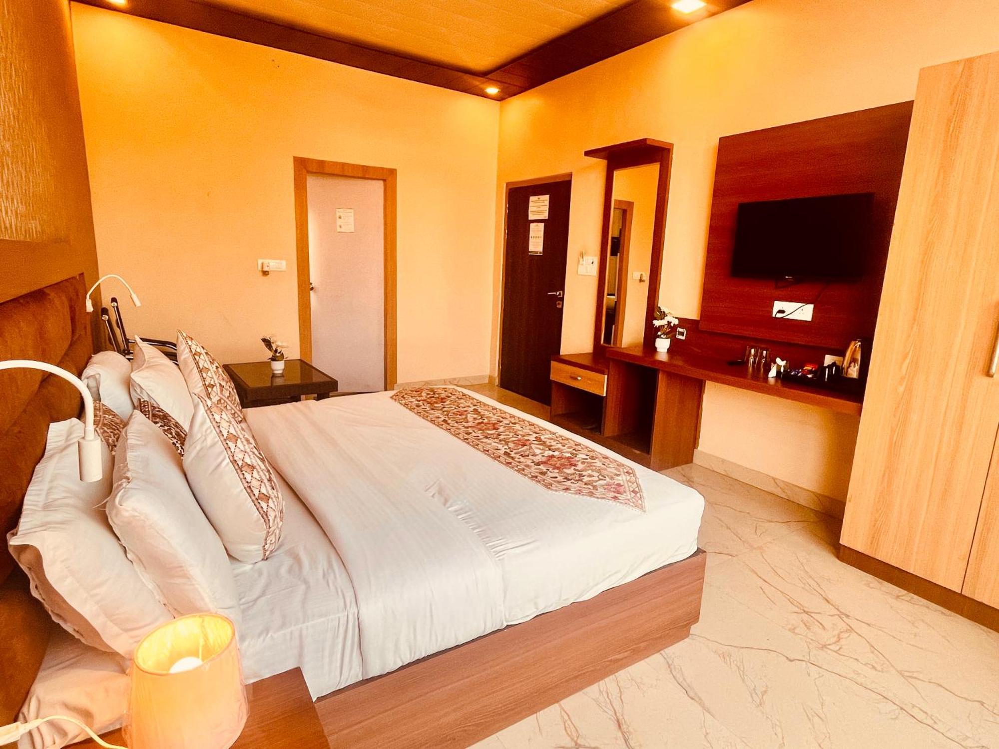 Heaven Resort Ayodhya Ngoại thất bức ảnh