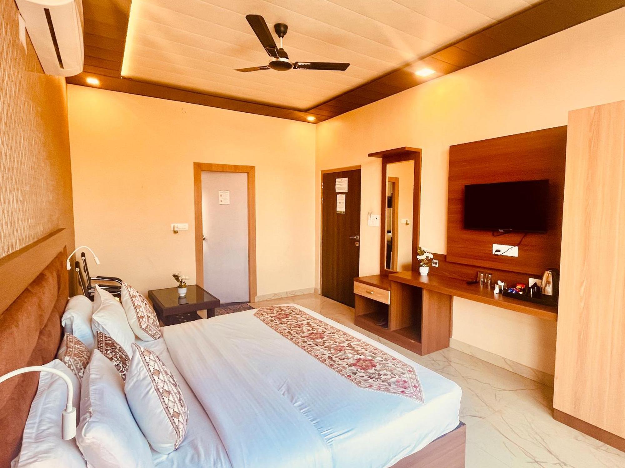 Heaven Resort Ayodhya Ngoại thất bức ảnh
